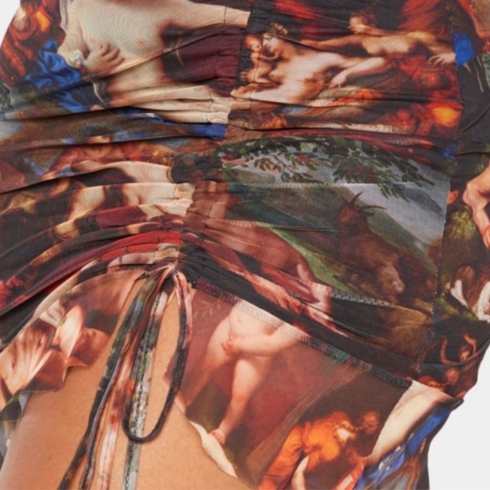 PrettyLittleThing Renaissance Print Mini Dress - Picture 4 of 6